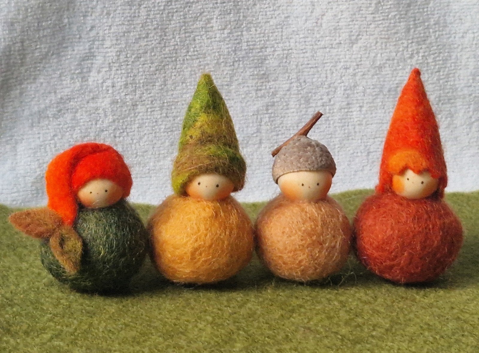 Vrije School Seizoenstafel herfst set vilt popjes kabouters, Verzenden, Nieuw, Figuurtje(s), Wolvilt