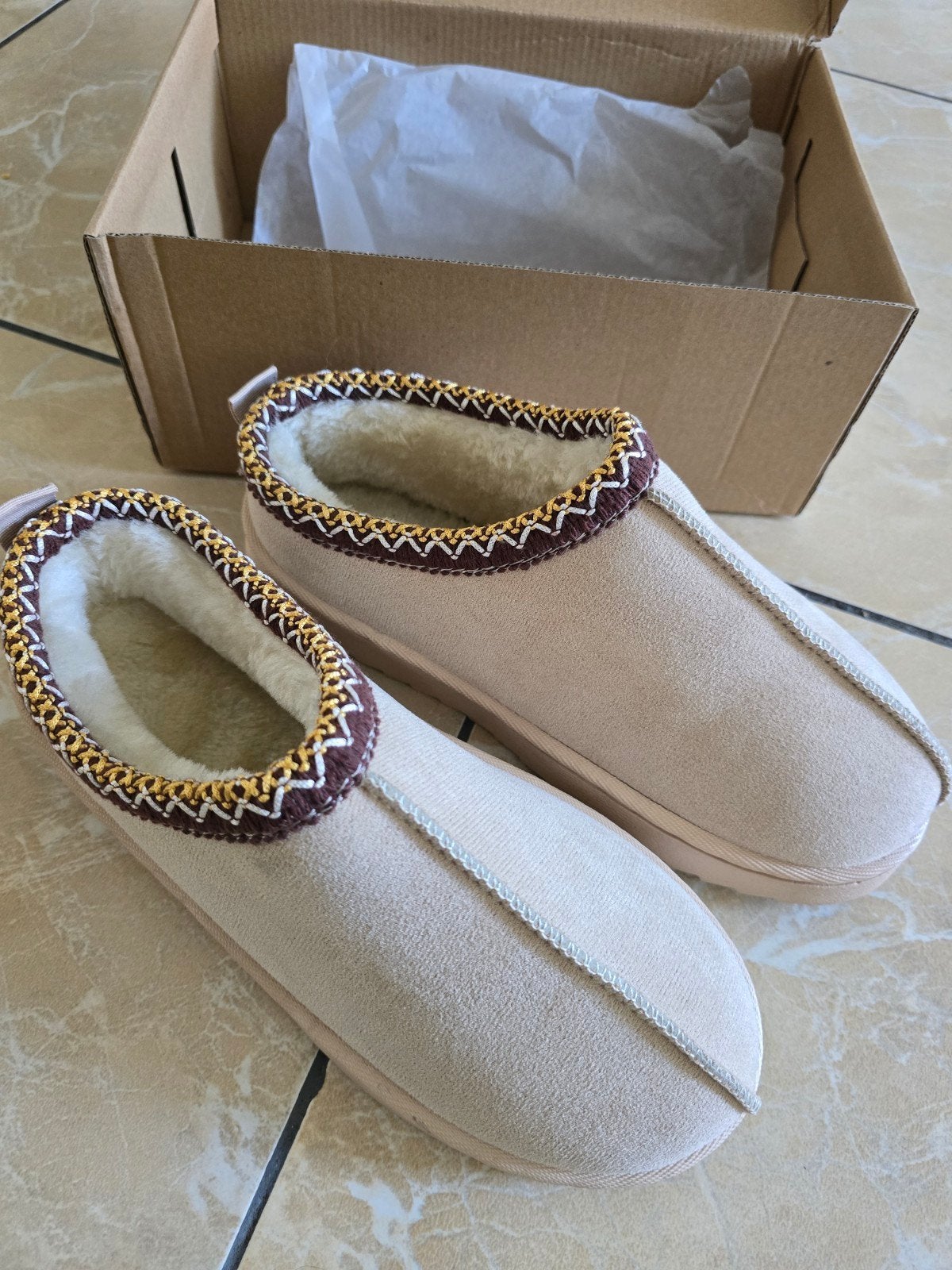 Nieuwe Uggs Italian Design Maat 40, Verzenden, Beige, Nieuw, Pantoffels of Sloffen