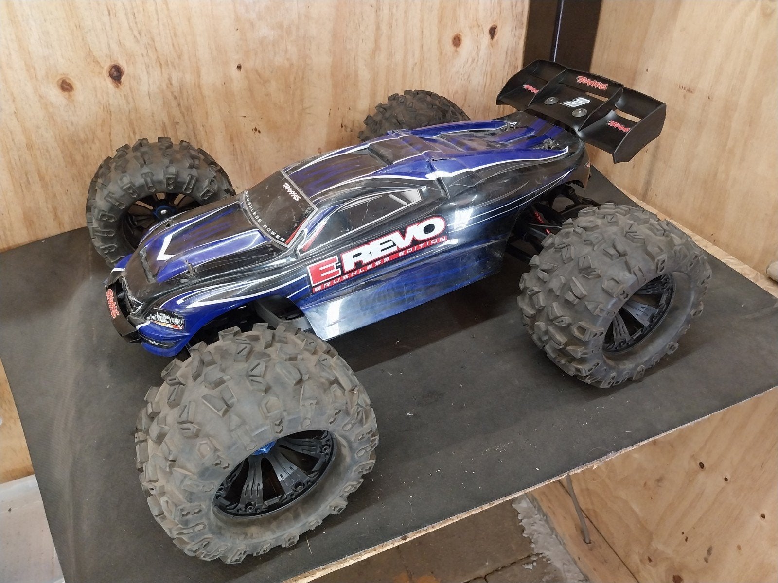 Traxxas E-Revo 1/8 ROLLER, Hobby en Vrije tijd, Ophalen of Verzenden, Gebruikt, Schaal 1:8, Auto offroad