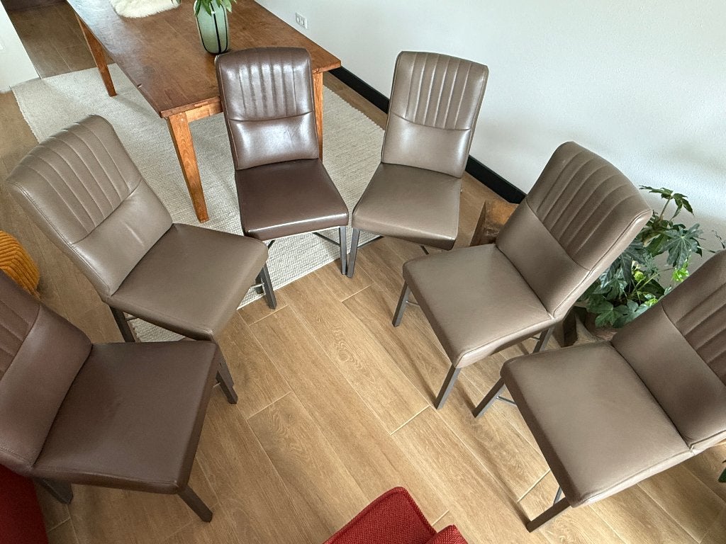 6 lederen eetkamerstoelen zgan - 500 euro, Huis en Inrichting, Stoelen, Ophalen, Bruin, Modern, sfeervol, strak, Zo goed als nieuw