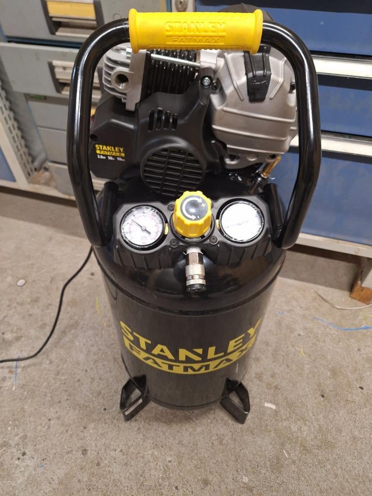 Stanley Fatmax Compressor, Ophalen, Gebruikt, 6 tot 10 bar, Minder dan 200 liter/min