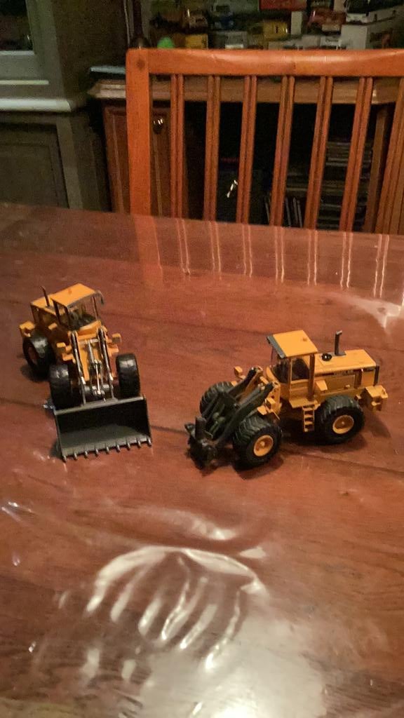 2x volvo BM L150C shovel Motorart en Scoop, Hobby en Vrije tijd, Modelauto's | 1:50, Ophalen of Verzenden, Zo goed als nieuw, Hijskraan, Tractor of Landbouw