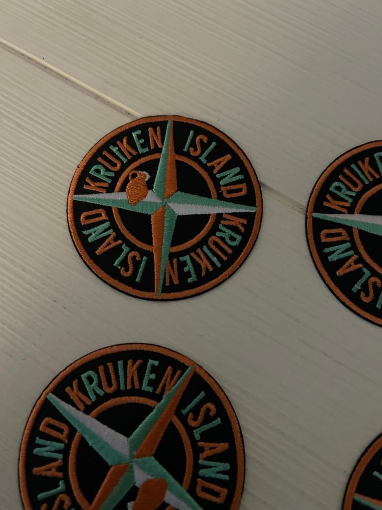 Carnavals emblemen - 3 euro per stuk! Kruikenstad, Ophalen of Verzenden, Zo goed als nieuw