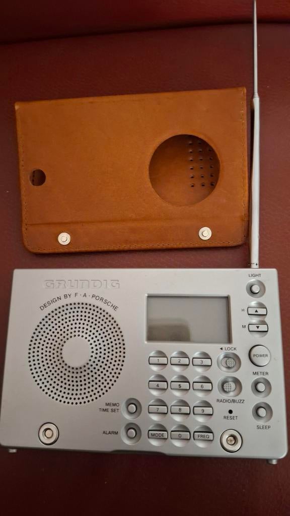 Grundig Yacht Boy P2000 Ferdinand Porsche Wereldradio, Ophalen of Verzenden, Gebruikt, Wereldontvanger