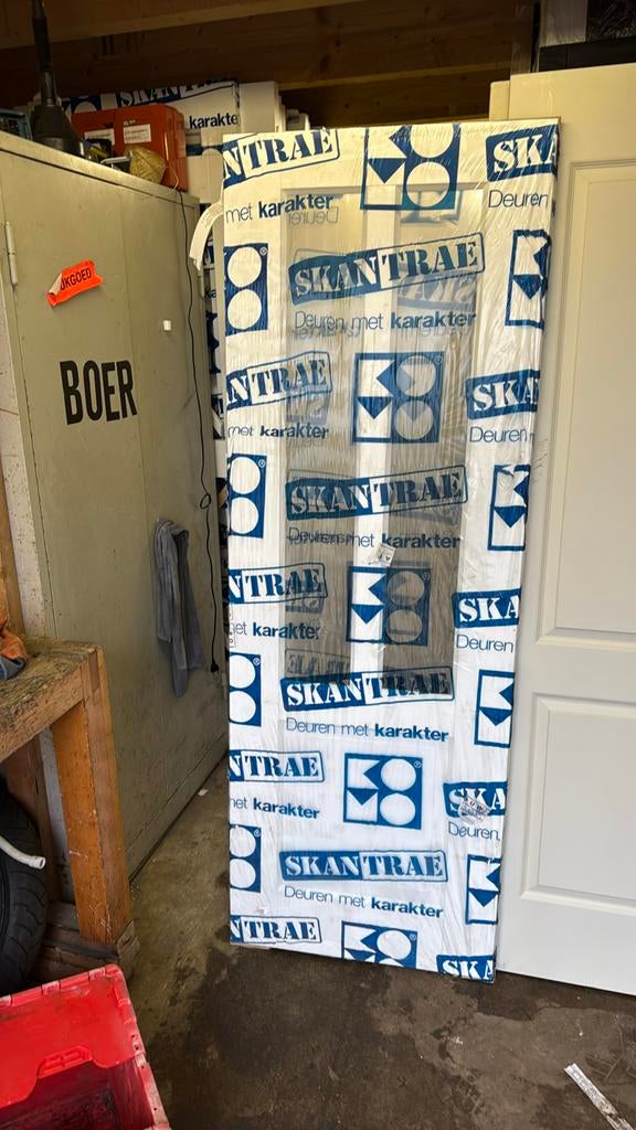 Opdek paneeldeur 68x201.5 cm linkshangend sks 1240 nr 560