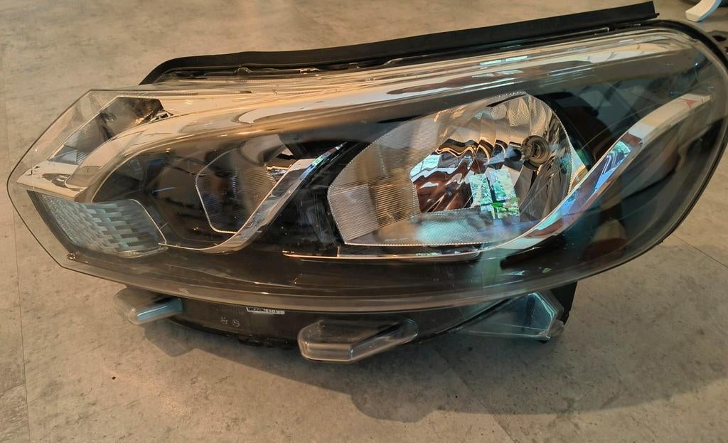 Toyota ProAce / Verso Shuttle koplamp links Halogeen H7/H1, Ophalen of Verzenden, Gebruikt, Toyota