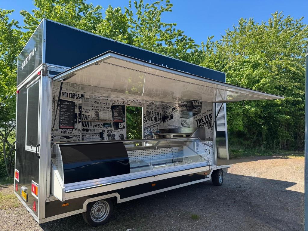 Foto 3 van Te huur: Professionele Snackwagen of Oliebollenwagen