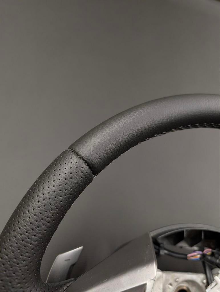 Stuurwiel Stuur Subaru forester outback NIEUW BEKLEED, Auto-onderdelen, Besturing, Subaru, Nieuw, Ophalen of Verzenden