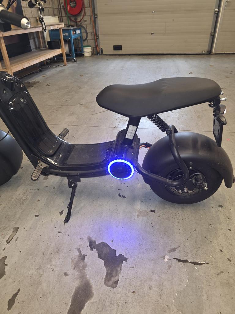 Mooi zgan electrische scooter, Ophalen of Verzenden, Zo goed als nieuw, Overige typen