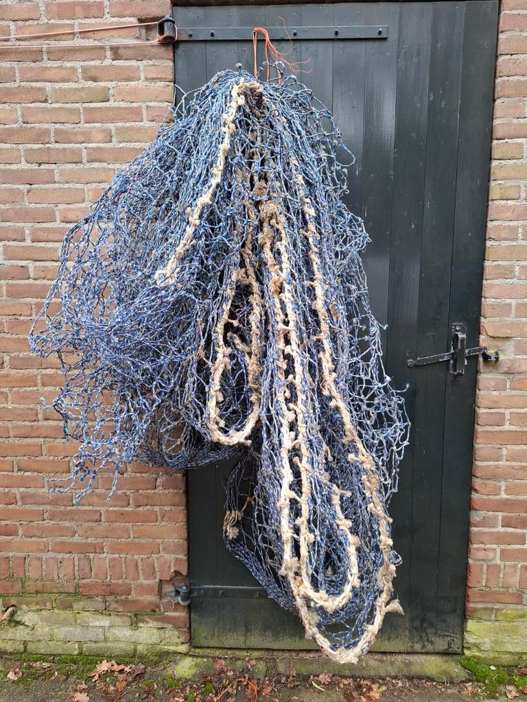 Oud vintage visnet blauw decor, N, T, V