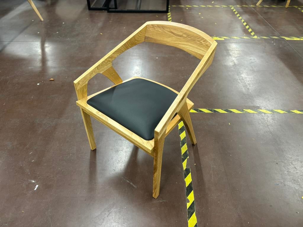 Massief eiken stoel met zwart leer – set aanbieding!