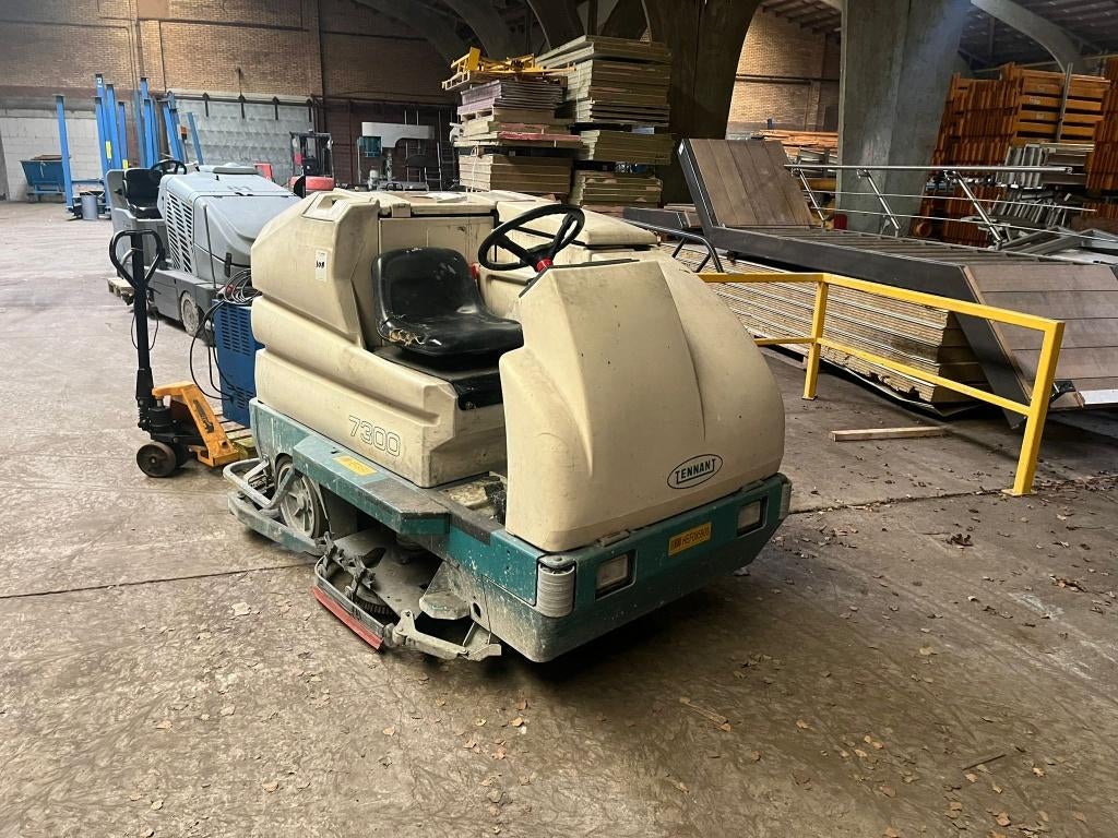 Tennant 7300 zitveegmachine FaST (BJ 2007), Ophalen, Gebruikt, Schrobmachine