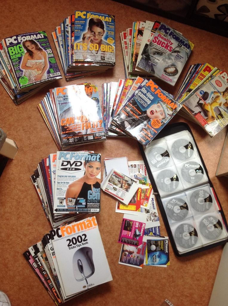 PC Format (Future Publishing) 8 jaargangen inc cd/dvd's, Ophalen, Gelezen