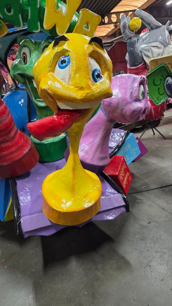 Carnaval grote Pionnen te koop, Ophalen, Zo goed als nieuw, Versiering, Carnaval