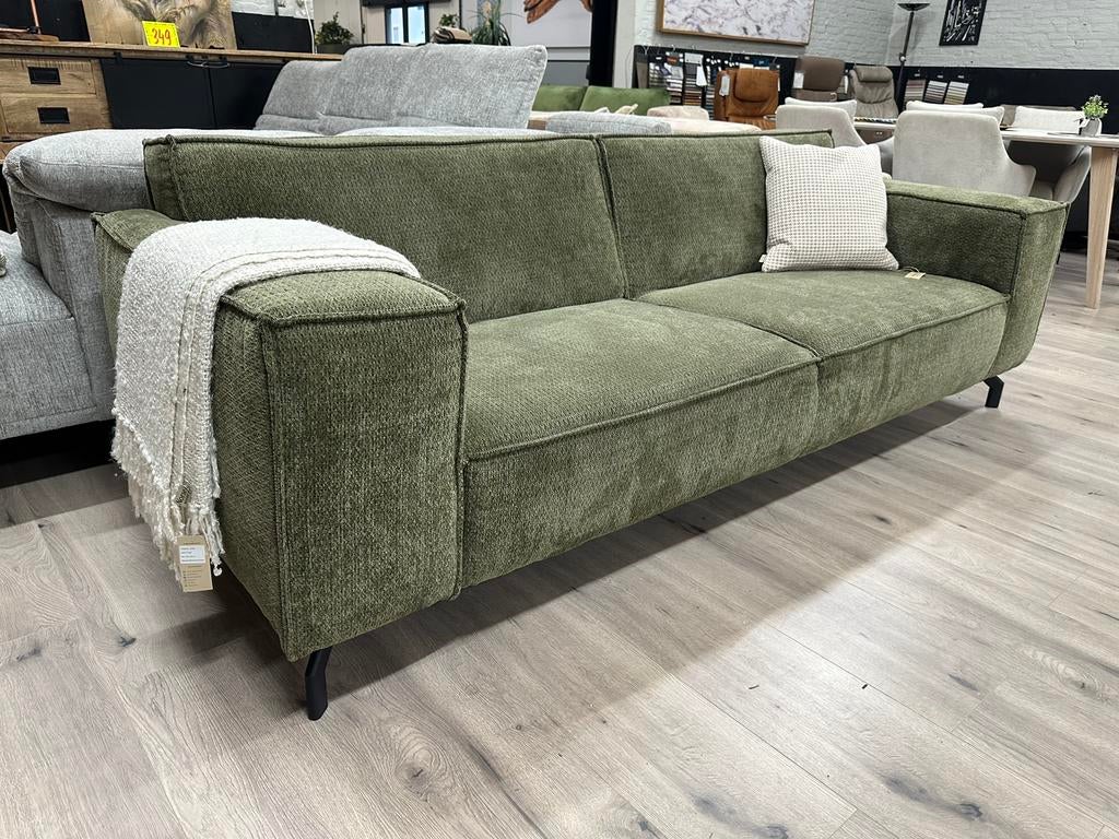 Bankstellen, hoekbanken, relaxstoelen, bedden en mango hout
