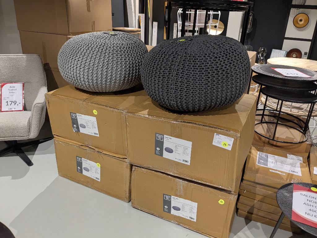 GROTE POEF STERK AFGEPRIJSD, Ophalen, Overige materialen, Rond, Nieuw