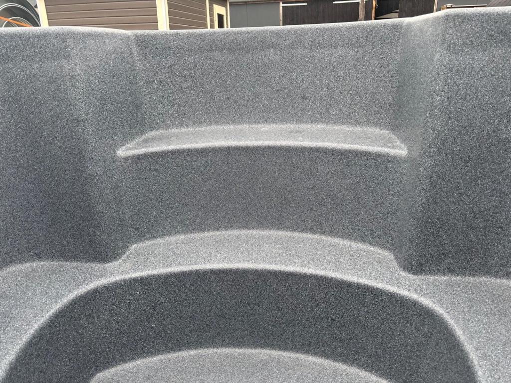 Kirami Family Hottub Set I Houtkachel I 2025 opruiming, Tuin en Terras, Ophalen, Zo goed als nieuw, Info@wellness4fun.nl, Vast