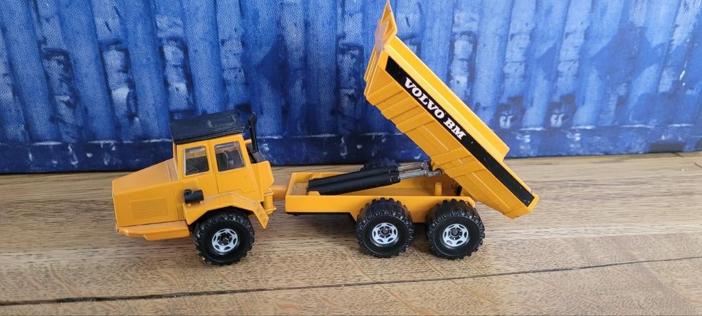 Siku Volvo BM Dumper, Ophalen of Verzenden, Zo goed als nieuw, Overige typen, SIKU