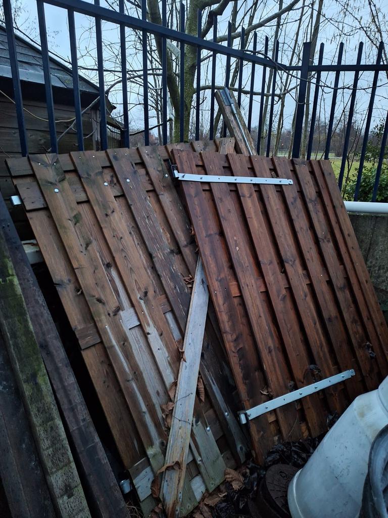 Dubbele houten poort, Tuin en Terras, Minder dan 3 meter, Ophalen of Verzenden, Hout, 1 tot 2 meter