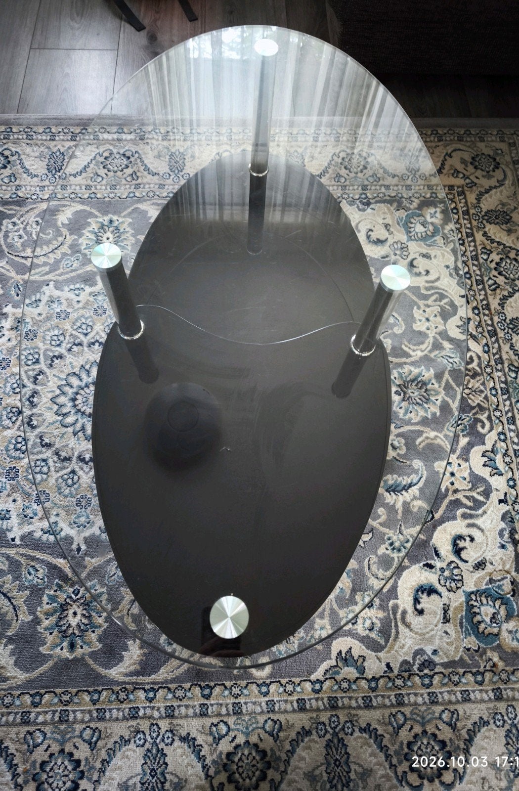 Ovale glazen salontafel met zwart onderblad, Ophalen, 50 – 75, Gebruikt, 50 tot 100 cm