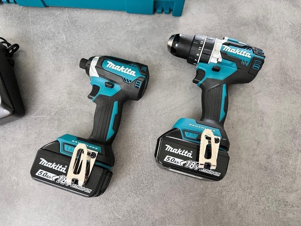 MAKITA 18V 5.Ah ACCU COMBISET DLX2180TJ +KLOPSTAND + SLAGTOL, Ophalen of Verzenden, Nieuw