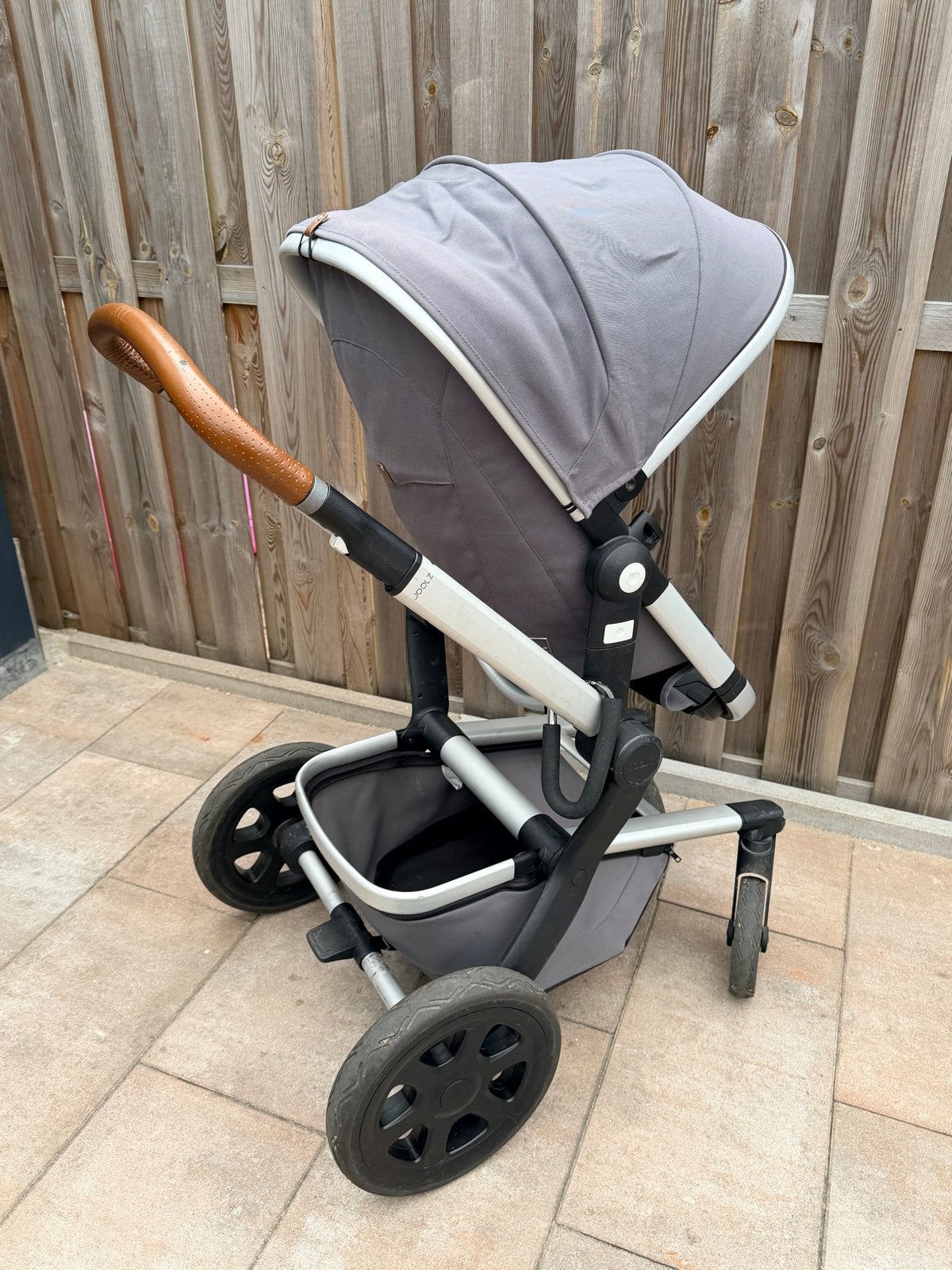Joolz Day 3 kinderwagen - Grijs met bruine accenten, Gebruikt, Combiwagen, Met reiswieg, Ophalen