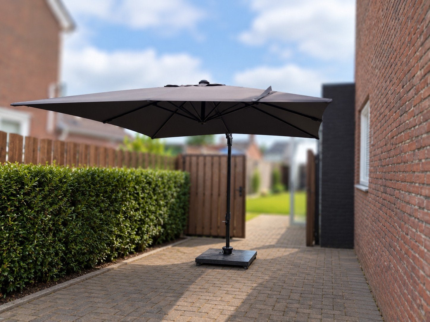 Parasol met hoes, Tuin en Terras, Ophalen, Gebruikt, 2 tot 3 meter, Zweefparasol