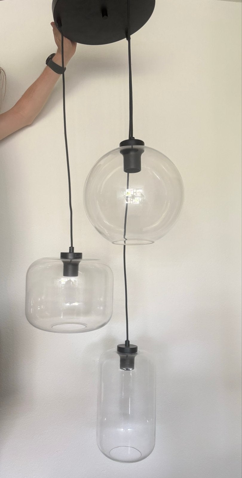 Karwei Hanglamp- 3 glazen kappen - 130cm lang, Huis en Inrichting, Lampen | Hanglampen, Ophalen, Zo goed als nieuw, Glas, 75 cm of meer