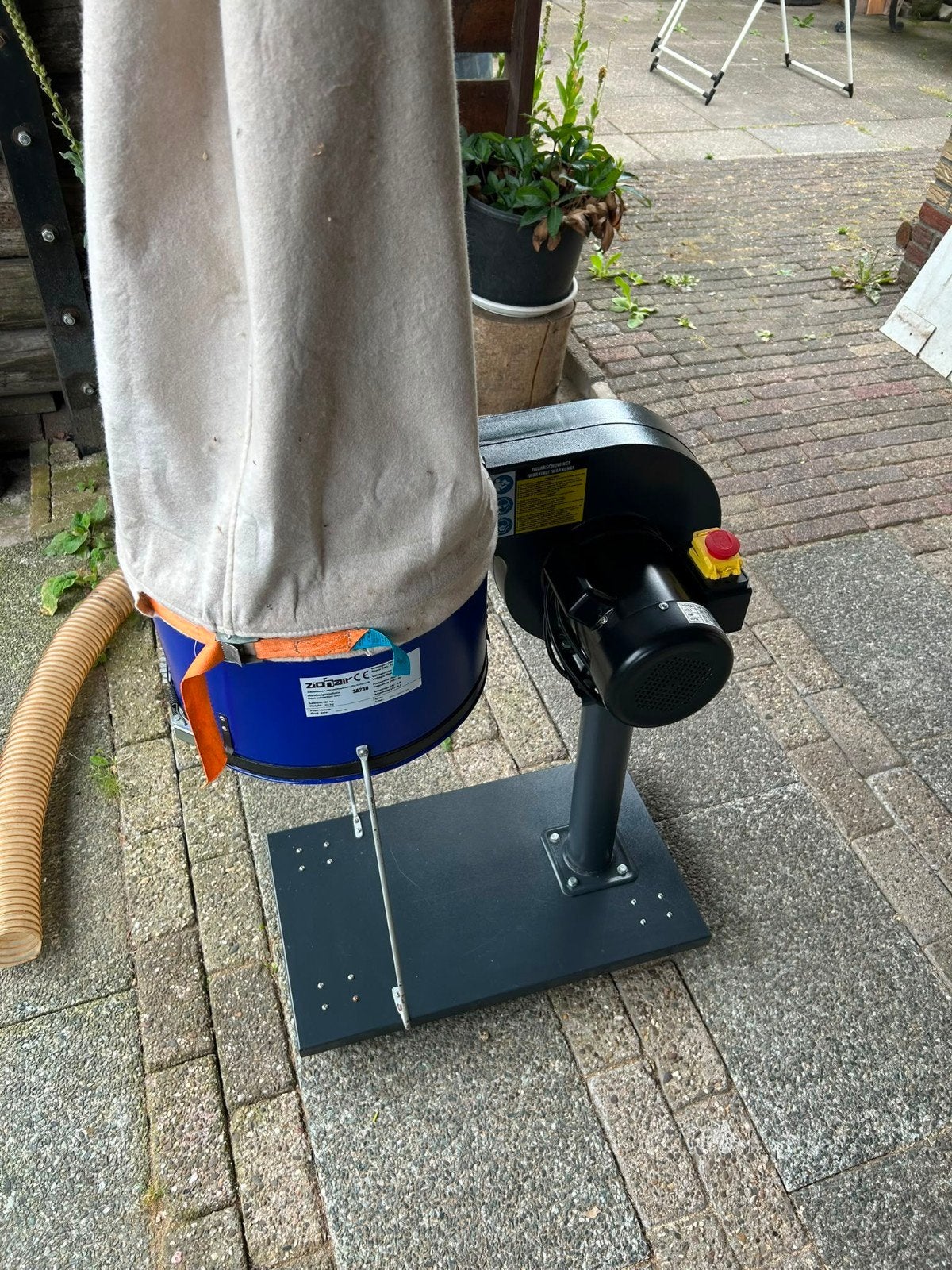 Afzuiginstallatie voor houtbewerking 
Zionair sa 230., Ophalen, Zo goed als nieuw