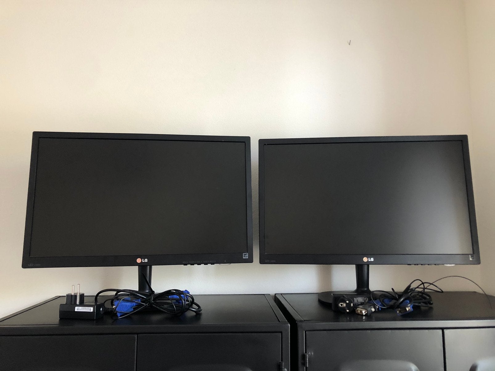 2 Led LG beeldschermen, Ophalen, Gebruikt, 3 tot 5 ms, 23,6