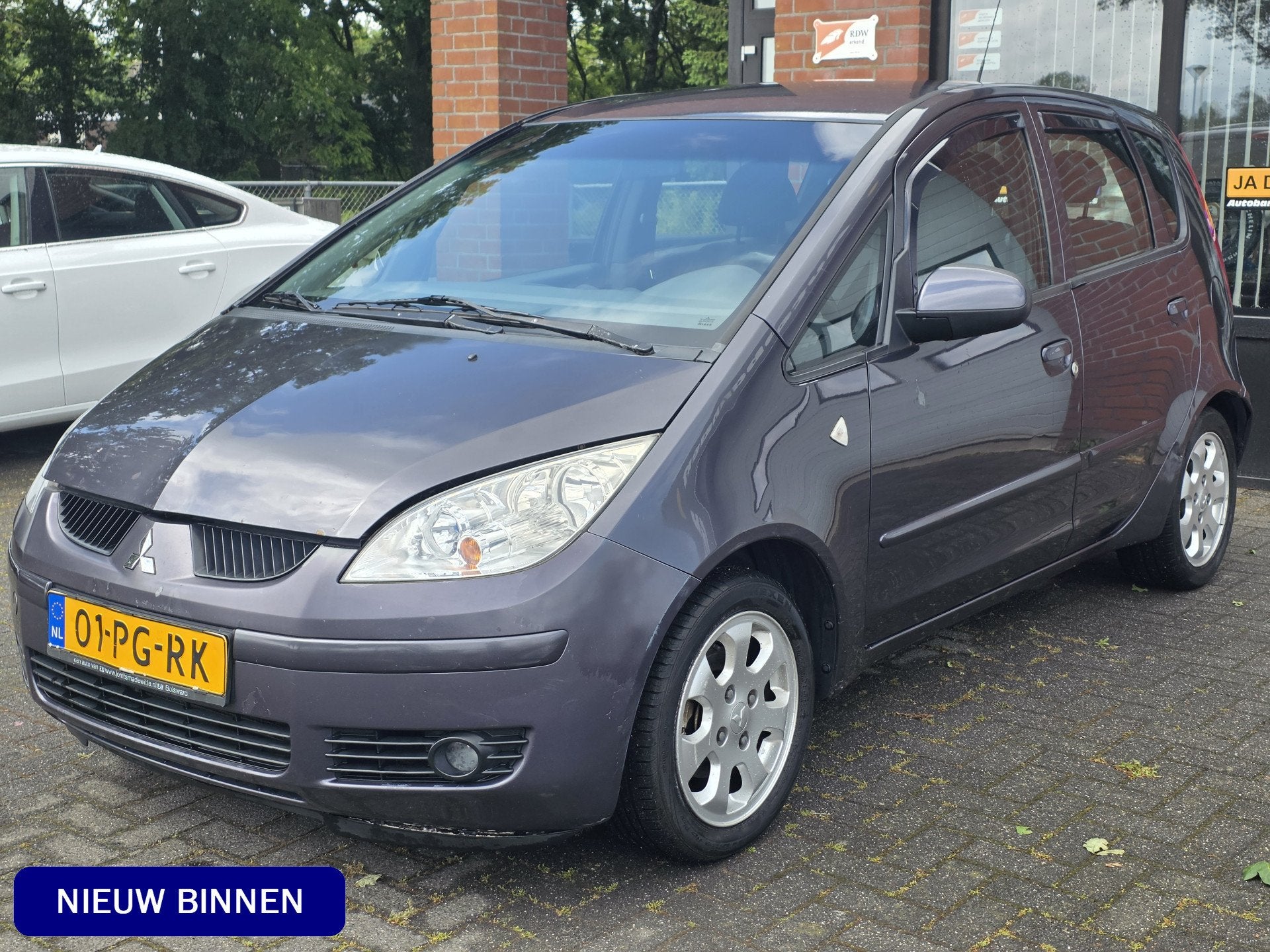 Mitsubishi Colt 1.3 Inform Cool Pack Plus (bj 2004), Stof, Gebruikt, 31 €/maand, 4 cilinders