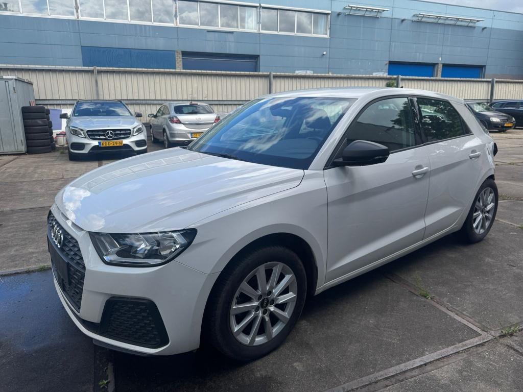 Audi A1 2022 schadeauto, Auto diversen, Wit, Handgeschakeld, 1000 cc, Benzine