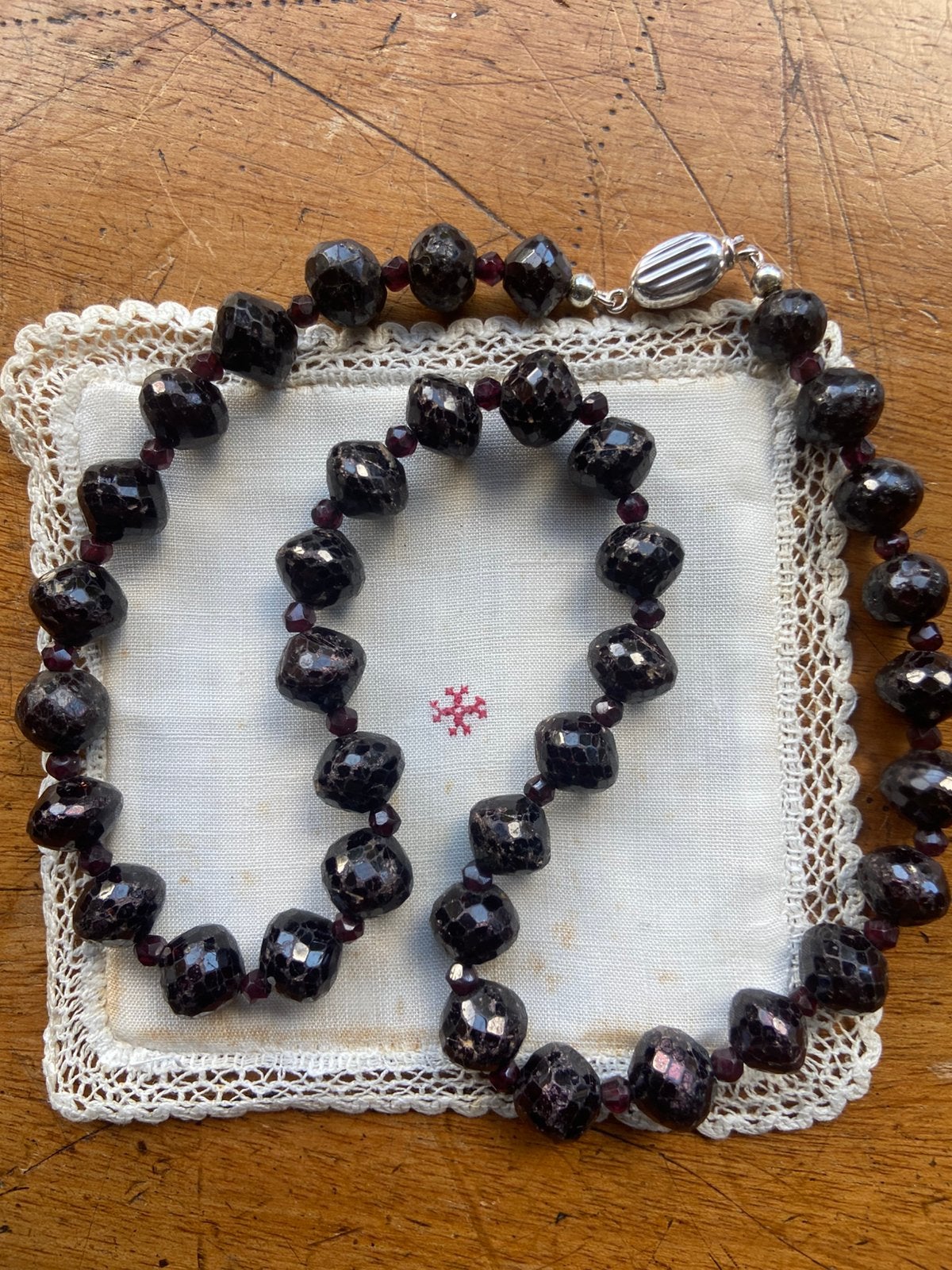 Ketting granaten antiek, Sieraden, Tassen en Uiterlijk, Ophalen of Verzenden, Overige materialen, Ketting
