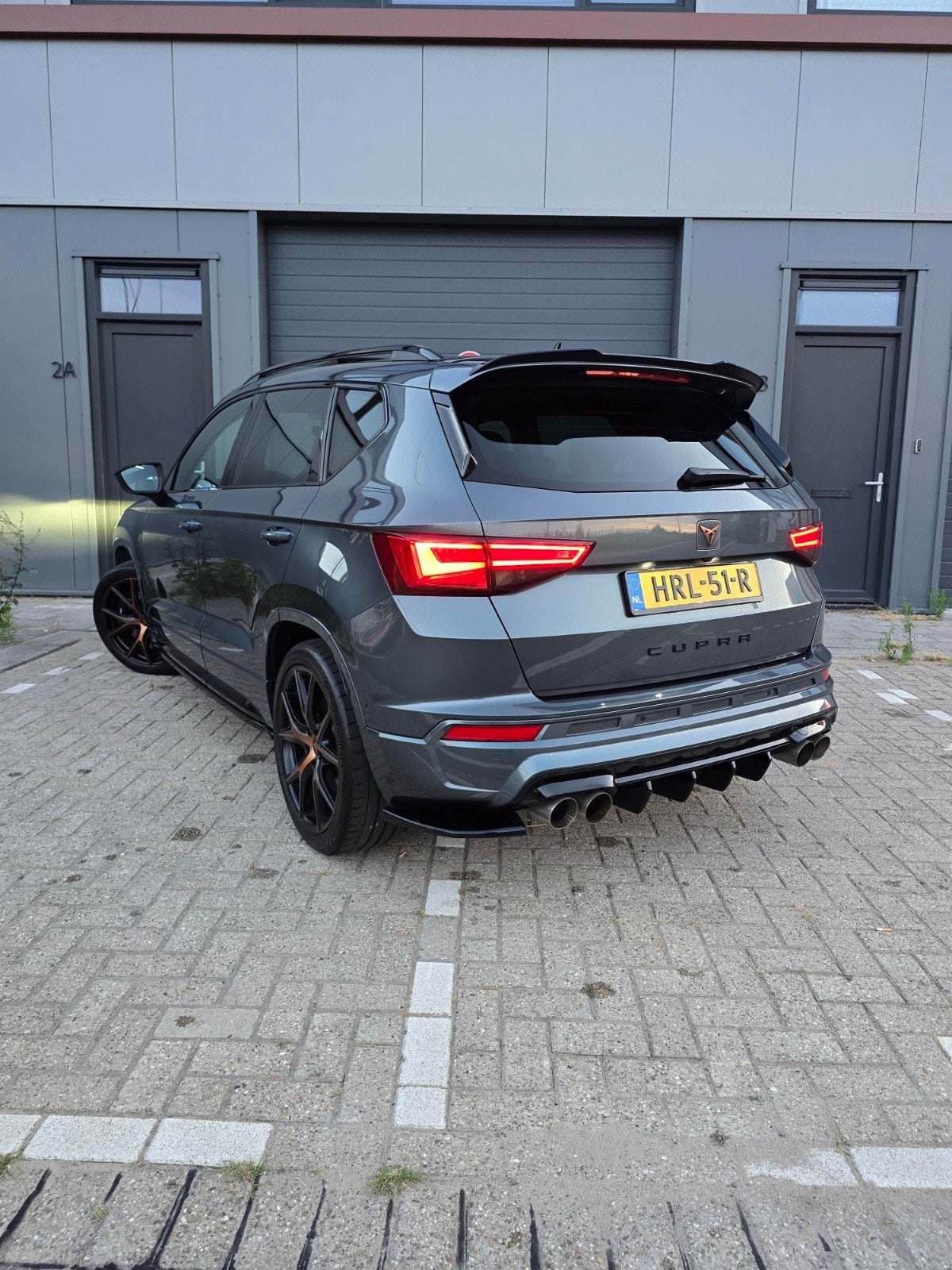 Cupra Ateca 2.0 TSI 301pk 4DRIVE DSG 2020 Grijs, Auto's, Automaat, Dealer onderhouden, 4 cilinders, 1984 cc