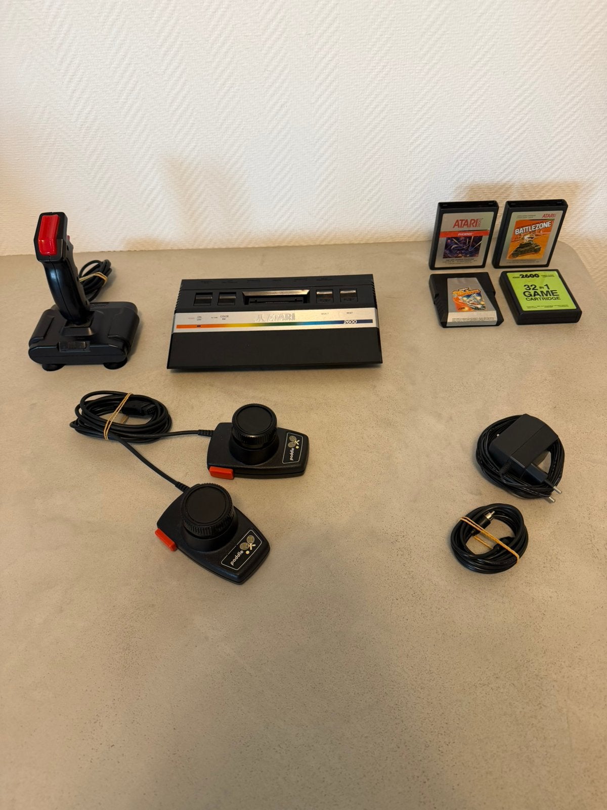 Atari 2600 retro spelcomputer + games en joystick/topstaat!, Spelcomputers en Games, Spelcomputers | Atari, Zo goed als nieuw