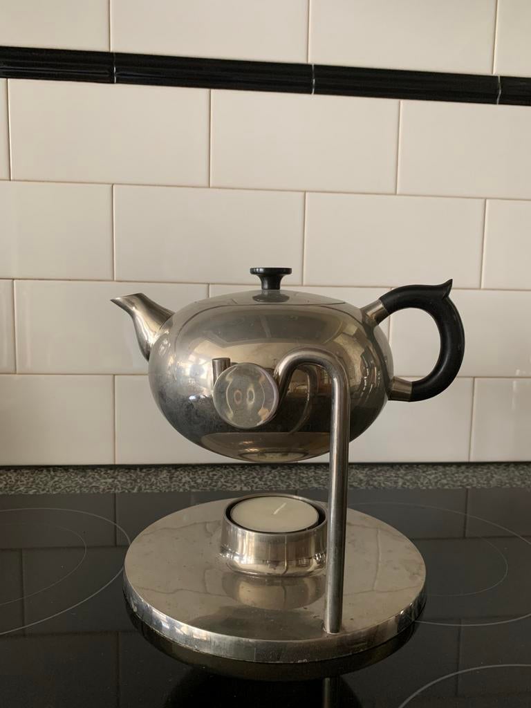 Bauhaus mid Century tumbler teapot, Huis en Inrichting, Theepot/fluitketel, Zilver, Ophalen of Verzenden, Zo goed als nieuw
