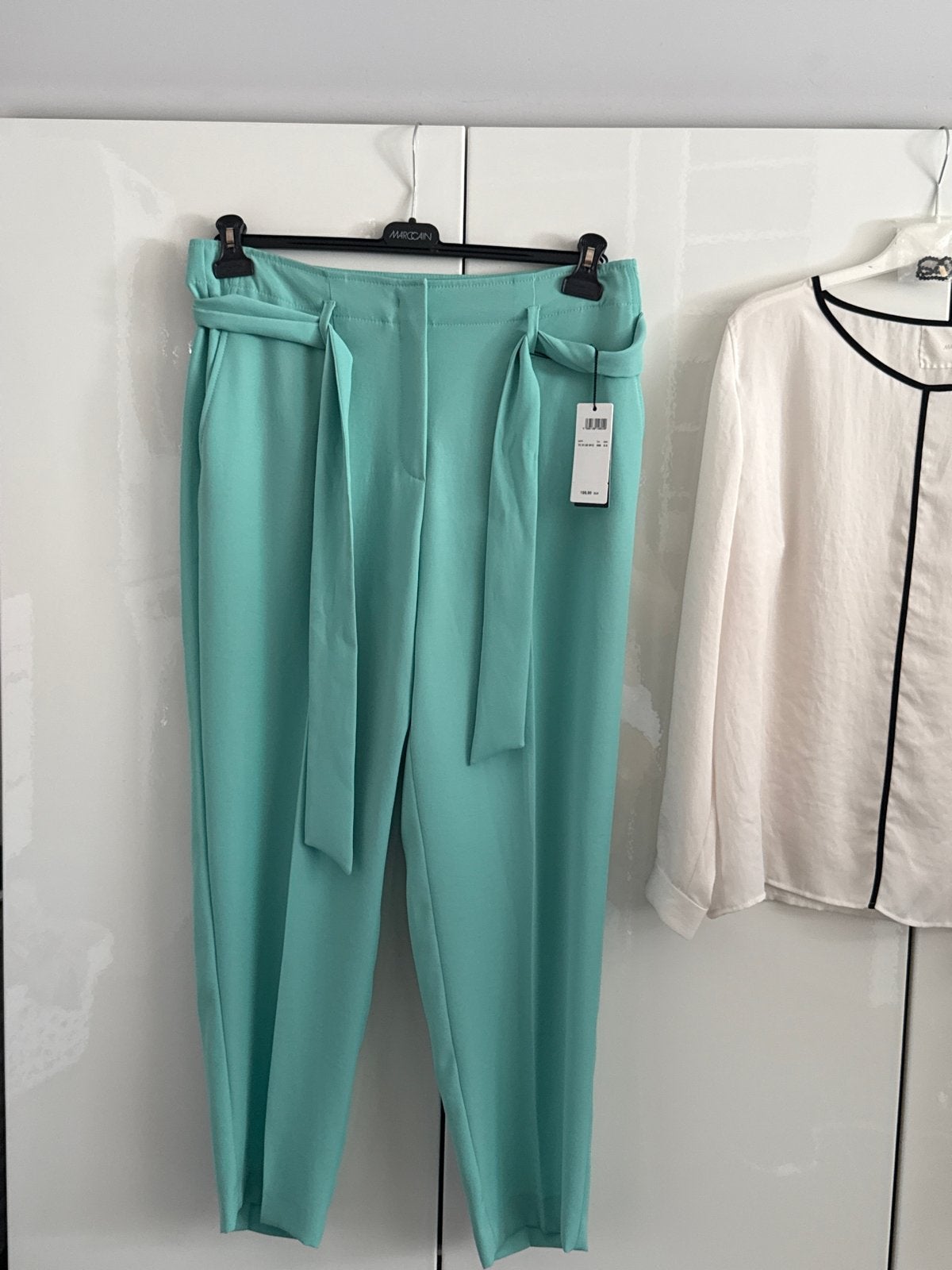 Nieuwe mintgroene Marccain broek met strikceintuur, Maat 42/44 (L), Nieuw, Ophalen of Verzenden, Lang