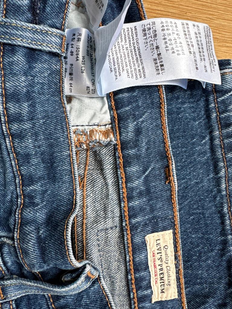 Levi's Premium 501 Jeans W26 L26 - Zo goed als nieuw, Kleding | Dames, Spijkerbroeken en Jeans, Ophalen of Verzenden, Gedragen