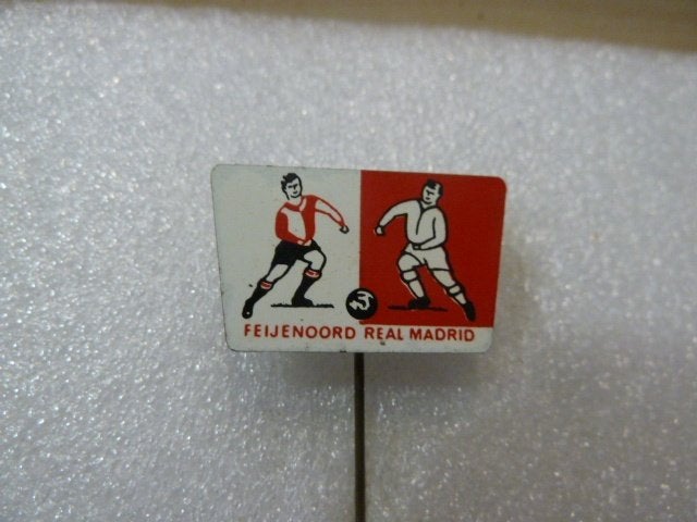 Vintage Speldje Feyenoord Real Madrid Voetbal, Ophalen of Verzenden, Gebruikt, Sport, Speldje of Pin