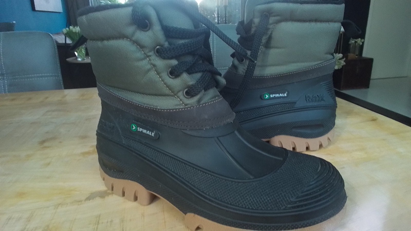 Dames outdoor schoenen maat 39, Ophalen of Verzenden, Zo goed als nieuw, Schoenen