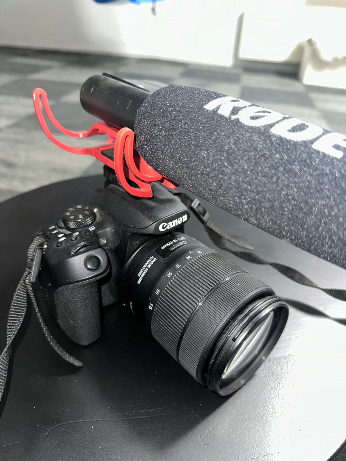 Canon eos 850D, Ophalen of Verzenden, Zo goed als nieuw, Canon, Geen optische zoom