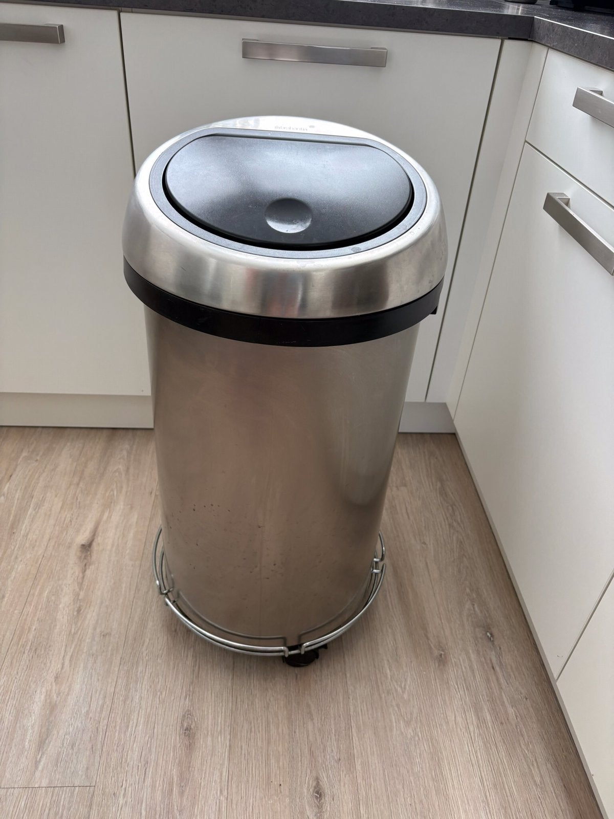Brabantia chrome prullenbak one touch incl. Trolley, Ophalen, Gebruikt, 40 liter of meer, Rvs