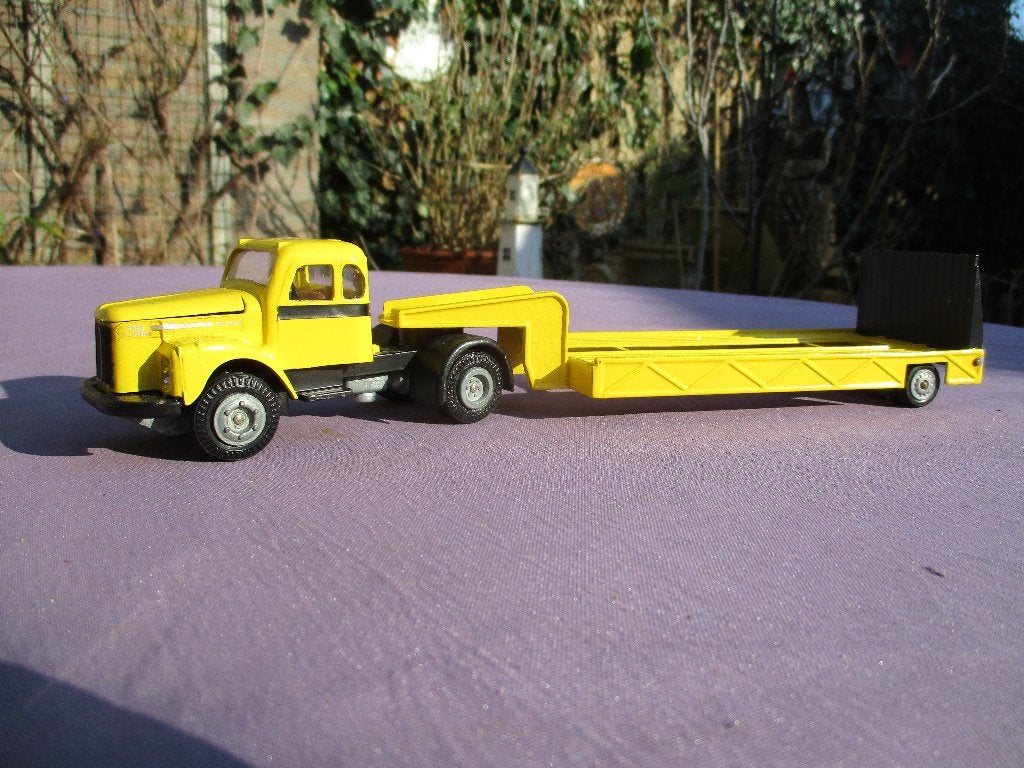 Tekno Scania Vabis 110 super met dieplader demo, Verzenden, Zo goed als nieuw, Bus of Vrachtwagen, Tekno
