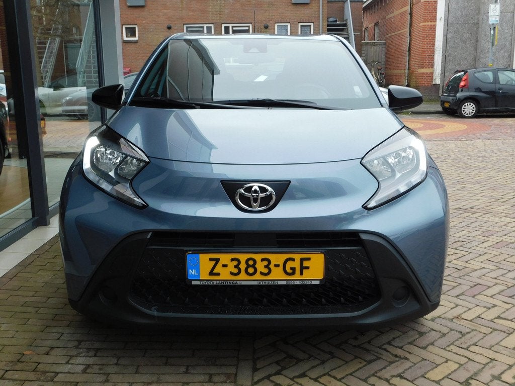Toyota Aygo X 1.0 VVT-i MT Play (bj 2024), Auto's, 12 maanden, Gebruikt, 920 kg, 4 stoelen
