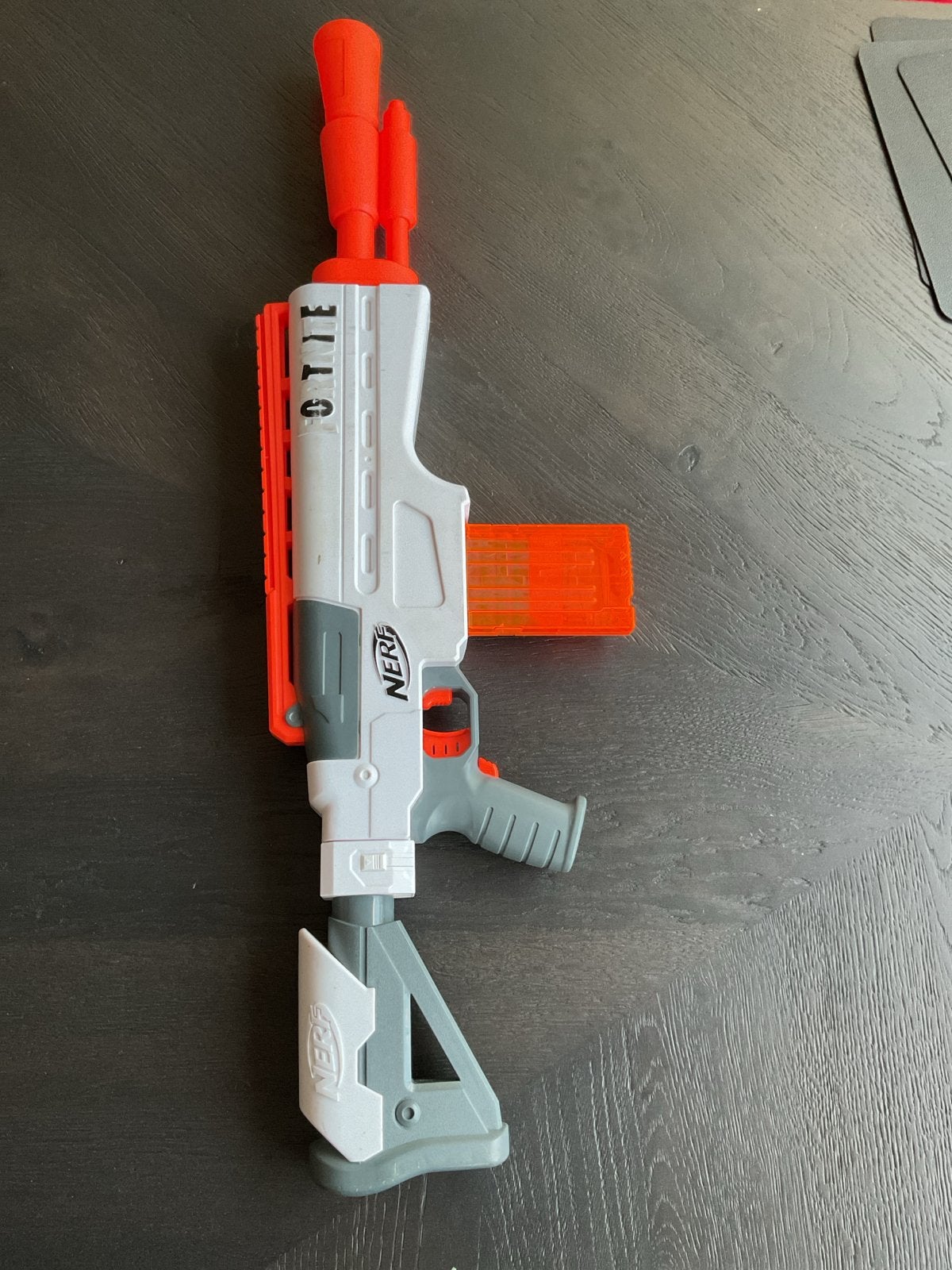 Nerf Elite 2.0 Volt SD-1 Blaster met magazijn incl. 12 darts, Ophalen of Verzenden, Gebruikt