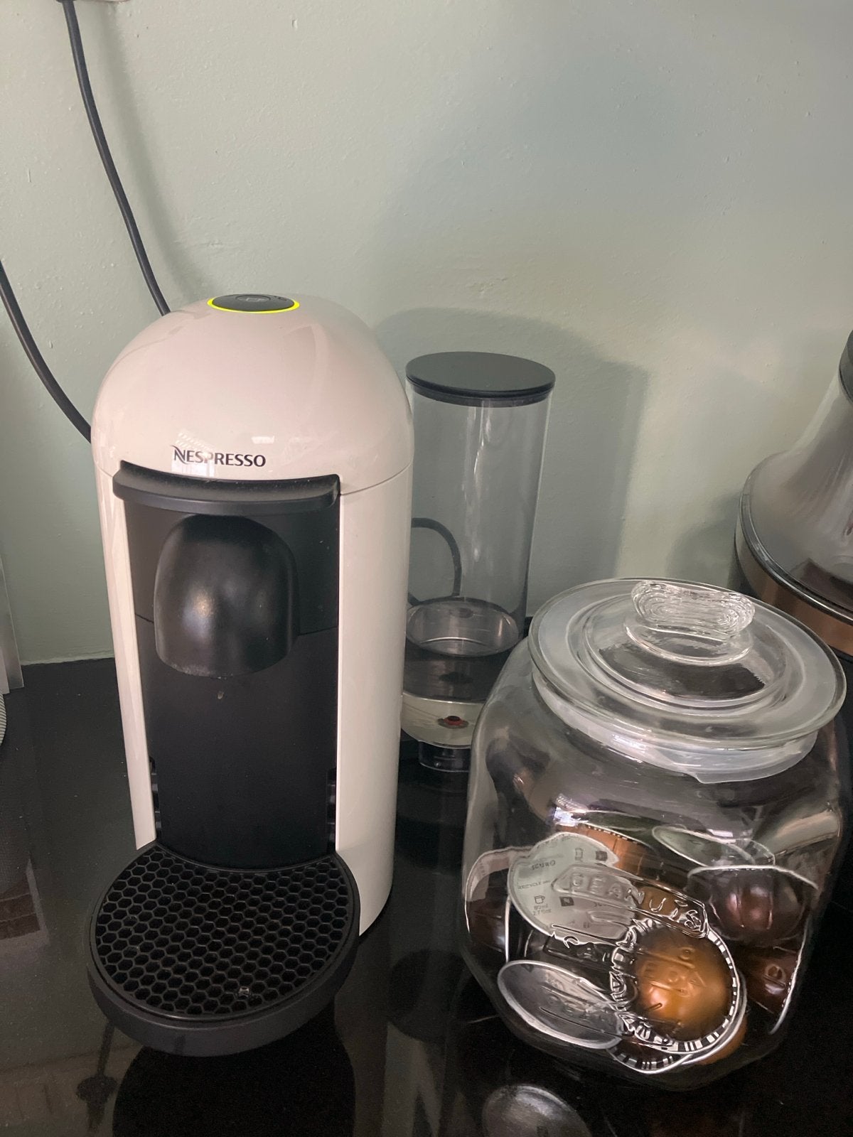 Nespresso Vertuo Plus, Ophalen, Espresso apparaat, Zo goed als nieuw, 1 kopje