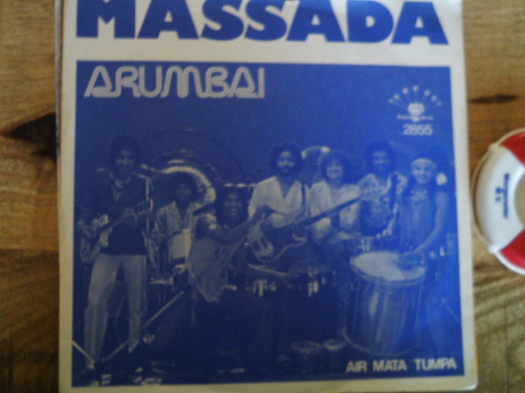 Massada - Arumbai / Air Mata Tumpa (Vinyl Single) 5a, Wereldmuziek, 7 inch, Ophalen of Verzenden, Zo goed als nieuw