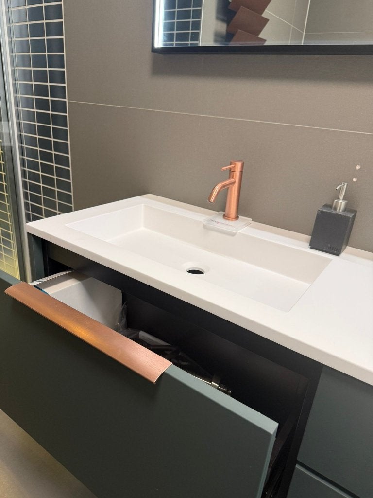 Nieuw Newwave Rize badmeubel petrol met ledspiegel 140 cm, Huis en Inrichting, Badkamer | Badkamermeubels, Ophalen, 100 tot 150 cm