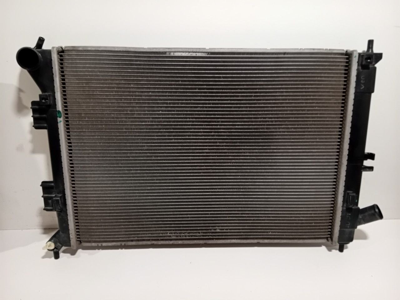 Radiateur Kia Pro cee'd, Auto-onderdelen, Motor en Toebehoren, Onderdelen@venauto.nl, Van der Ven Autorecycling B.V., Ettenseweg 76, 4706 PB Roosendaal, The Netherlands