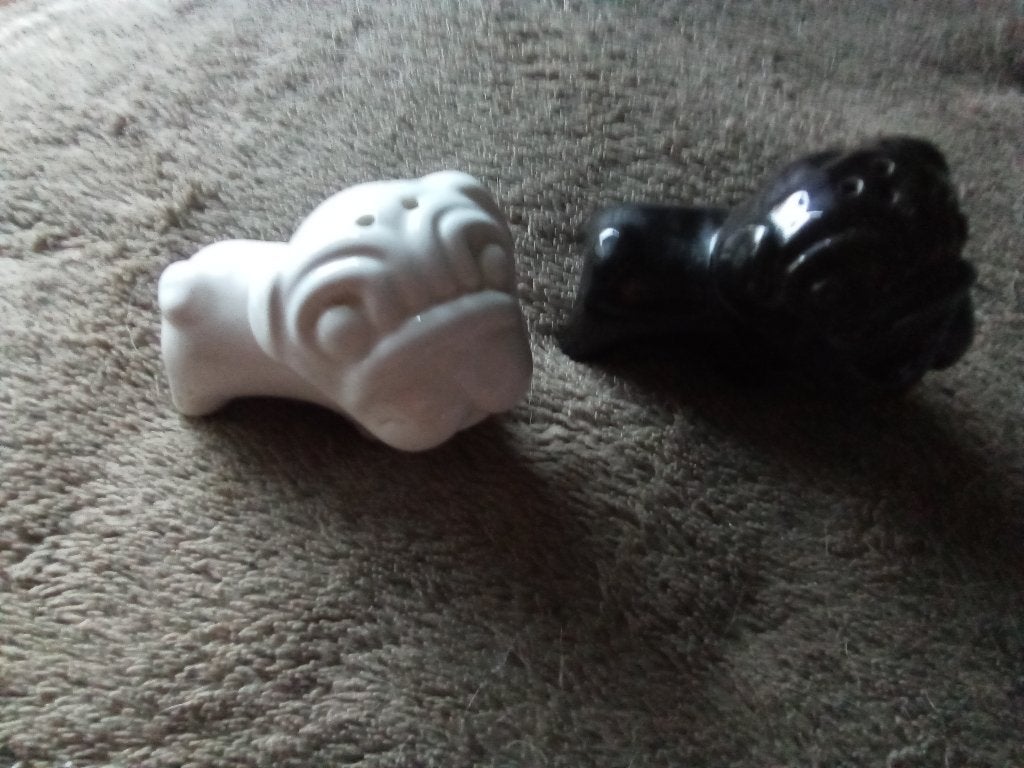 peper en zoutstel mopshond zwart en wit, Verzamelen, Ophalen, Gebruikt, Hond of Kat, Beeldje of Figuurtje